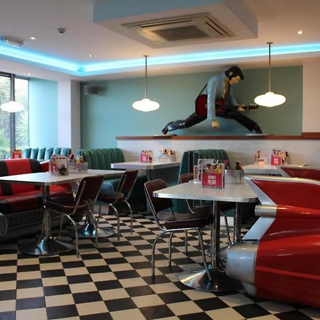 7Hotel Diner Halstead  Extérieur photo