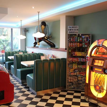 7Hotel Diner Halstead  Extérieur photo