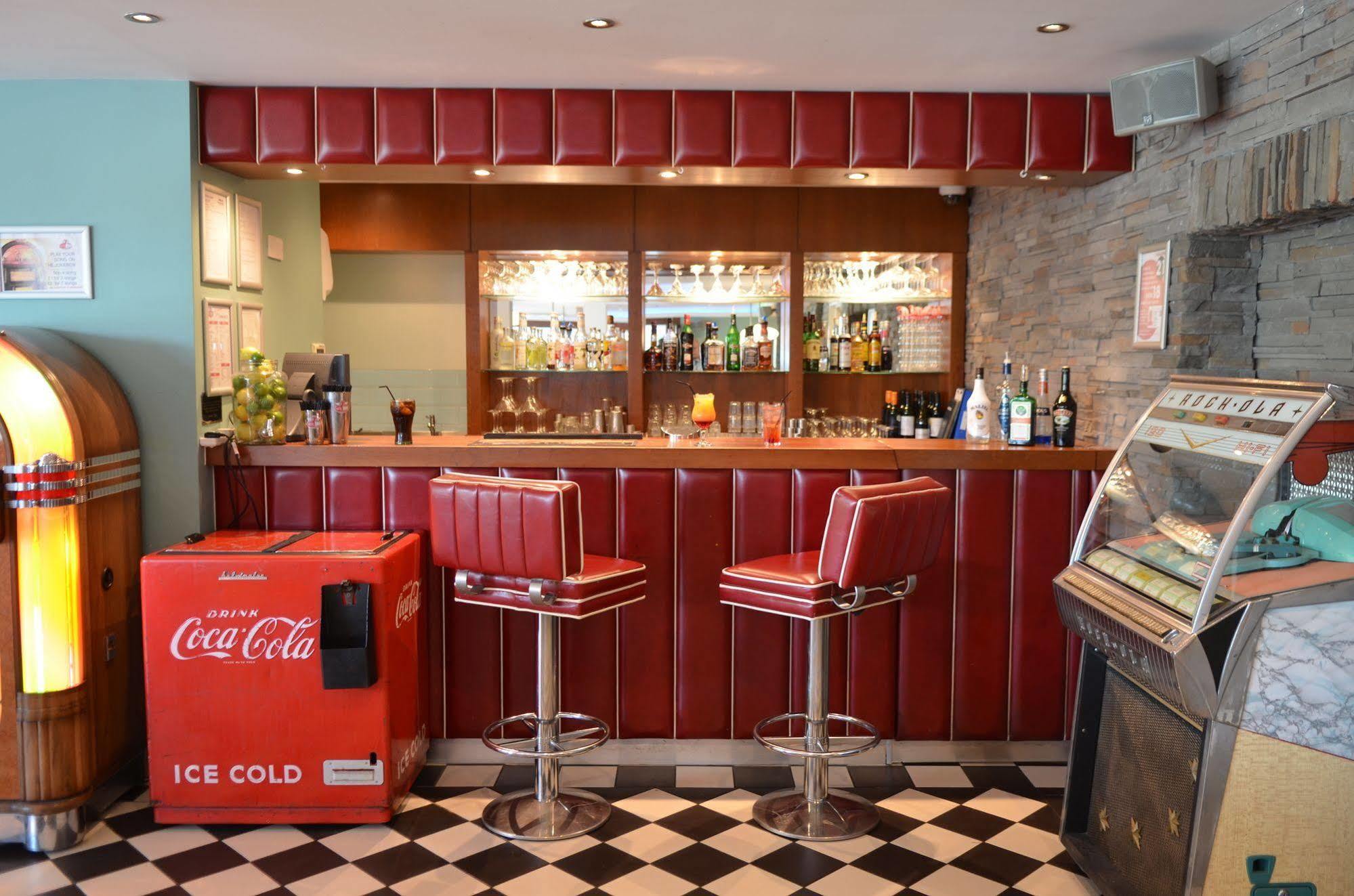 7Hotel Diner Halstead  Extérieur photo