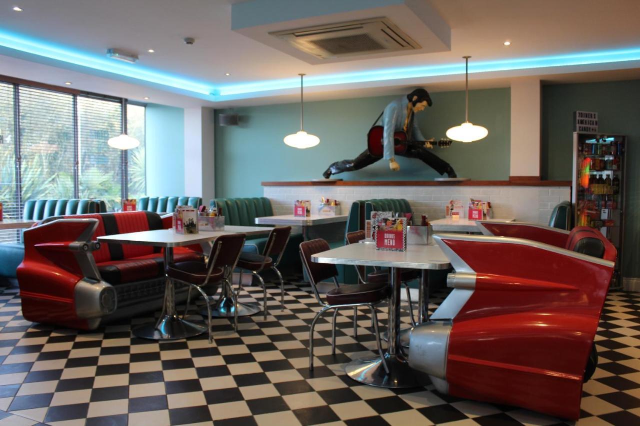 7Hotel Diner Halstead  Extérieur photo