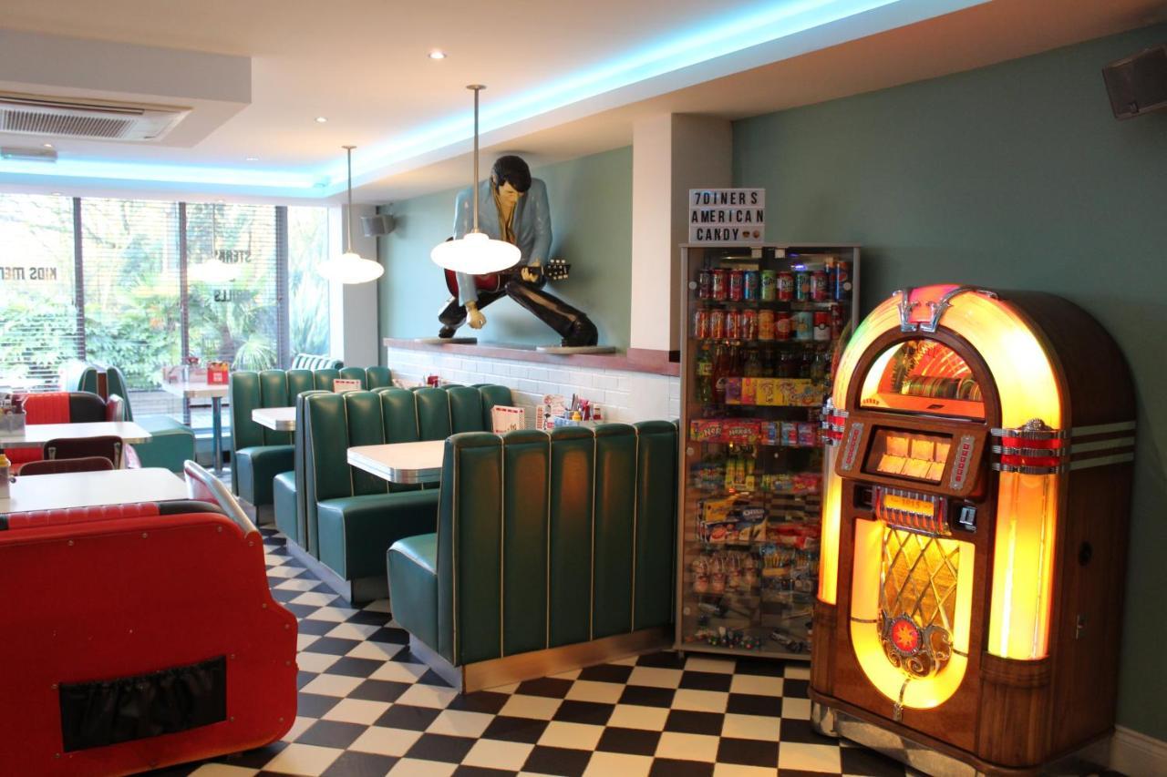 7Hotel Diner Halstead  Extérieur photo